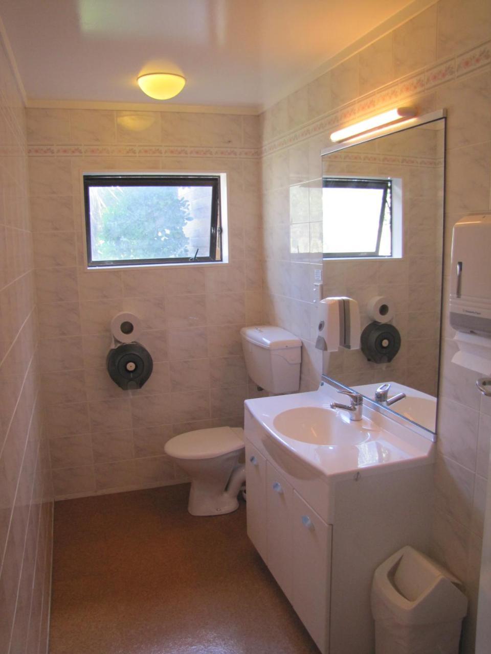 Aotea Lodge Porirua Eksteriør billede